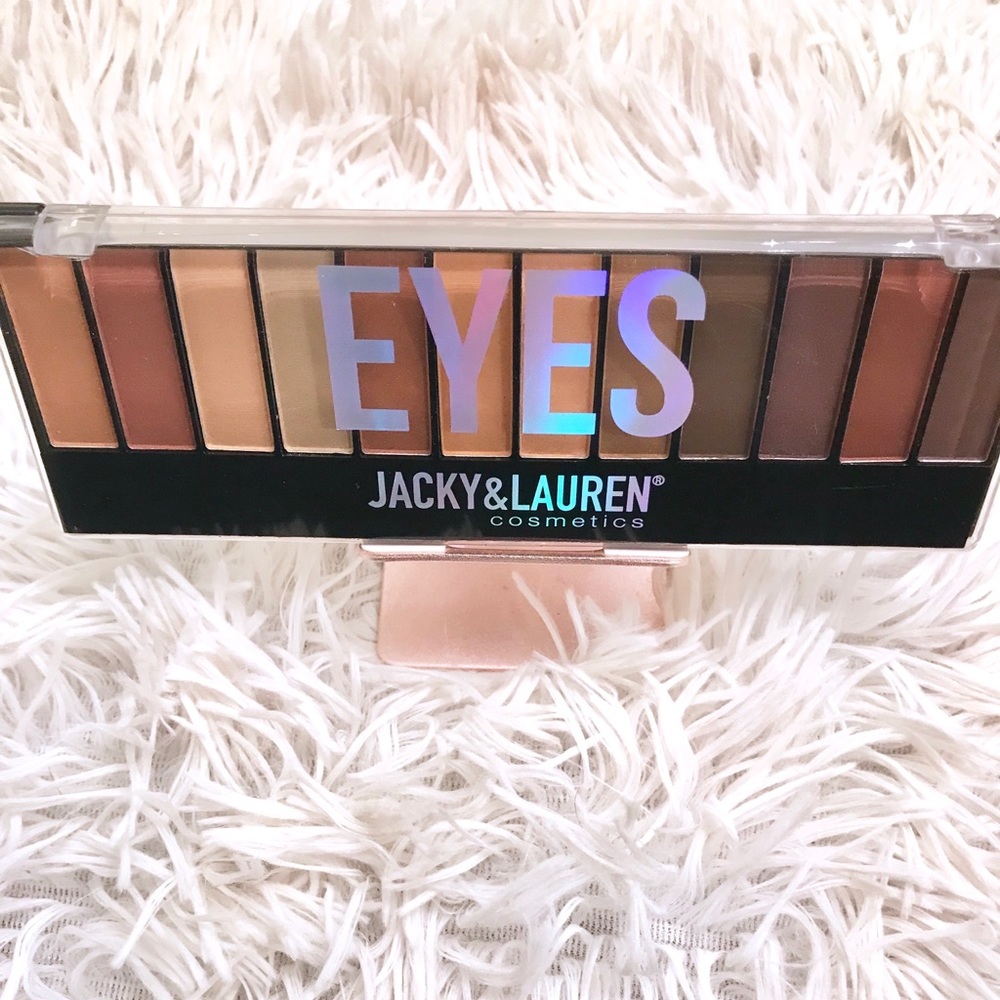 Brand new eyeshadow pallet